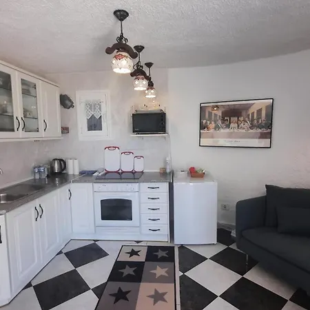 Maryvilla0257